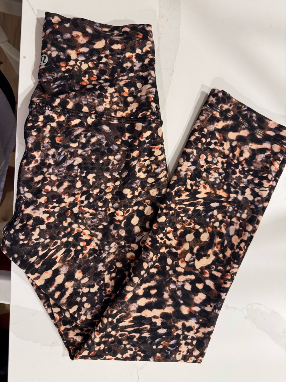 lululemon athletica Women's High-Rise Printed Leggings in Black, Peach & Cream
